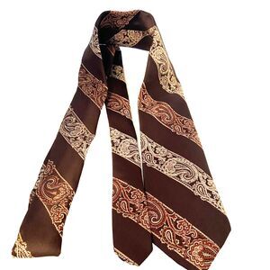 #5885 Cervantes VTG Narrow Brown and Dark Brown Paisley Mens Necktie. Tie 54x3
